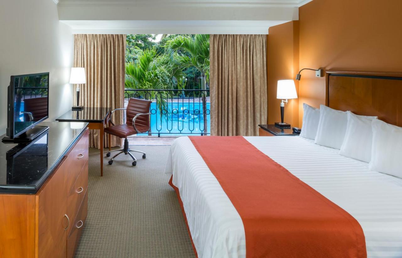 Hs Hotsson Hotel Тампико Экстерьер фото